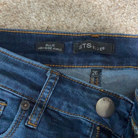 High rise jean - Picture 3 of 3